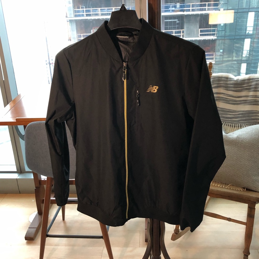 NEW BALANCE Wind Breaker Jacket